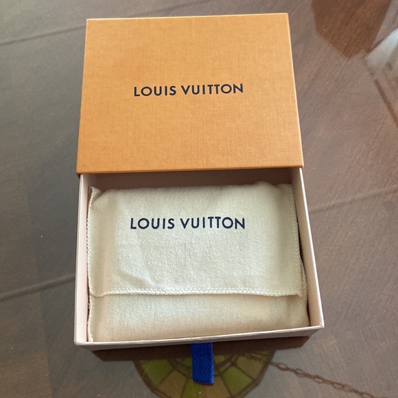 Louis Vuitton, men’s or women’s wallet - Picture 12 of 13